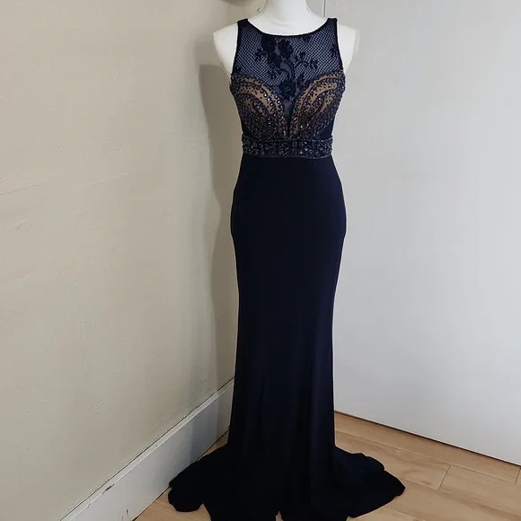 Size 2 Navy & Nude Prom/Pageant/Evening Gown by Dave & Johnny - Picture 1 of 8